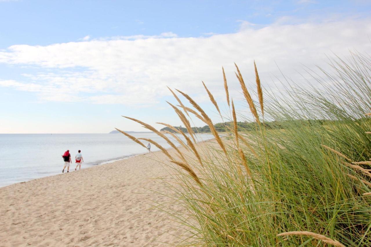 Strandnah Mit Balkon, Gratis Nutzung Vom Ahoi Erlebnisbad Und Sauna In Sellin - Strandhaus Moenchgut Fewo21 ลอบเบอ ภายนอก รูปภาพ